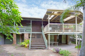 33 Cooloola Drive - Rainbow Beach, Walk to the beach, pet friendly